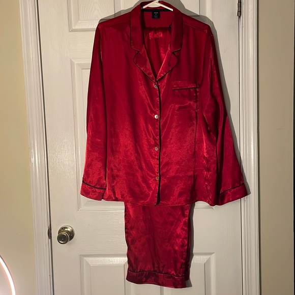 ONE WORLD Other - Womens Red Satin 2pc.PJs Set with Black Piping & Added Christmas Tree Top